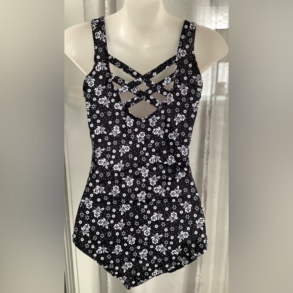 One Piece Ditsy floral Swimsuit NWOT - Picture 2 of 7